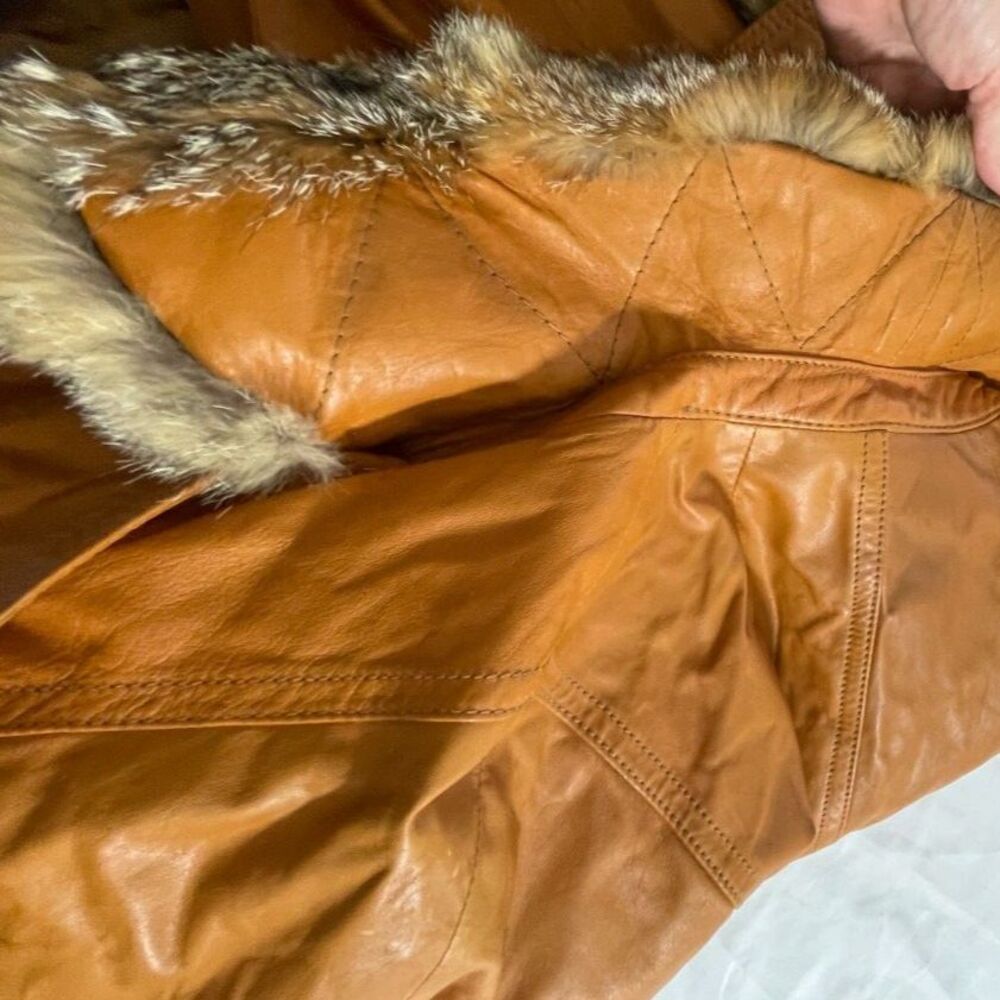 Vintage SAKS 5th Ave LEATHER Women's JACKET Coat Size 12 Fur Tailored Belted - Picture 11 of 16